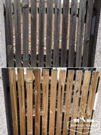 Holzzaun mit vertikalen Latten, obere Hälfte dunkler, untere hellere Farbtöne. Hochdruckreinigung Amberg
